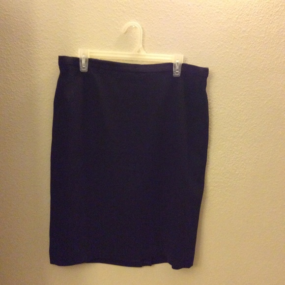 Anne Klein Dresses & Skirts - Black knee length pencil skirt